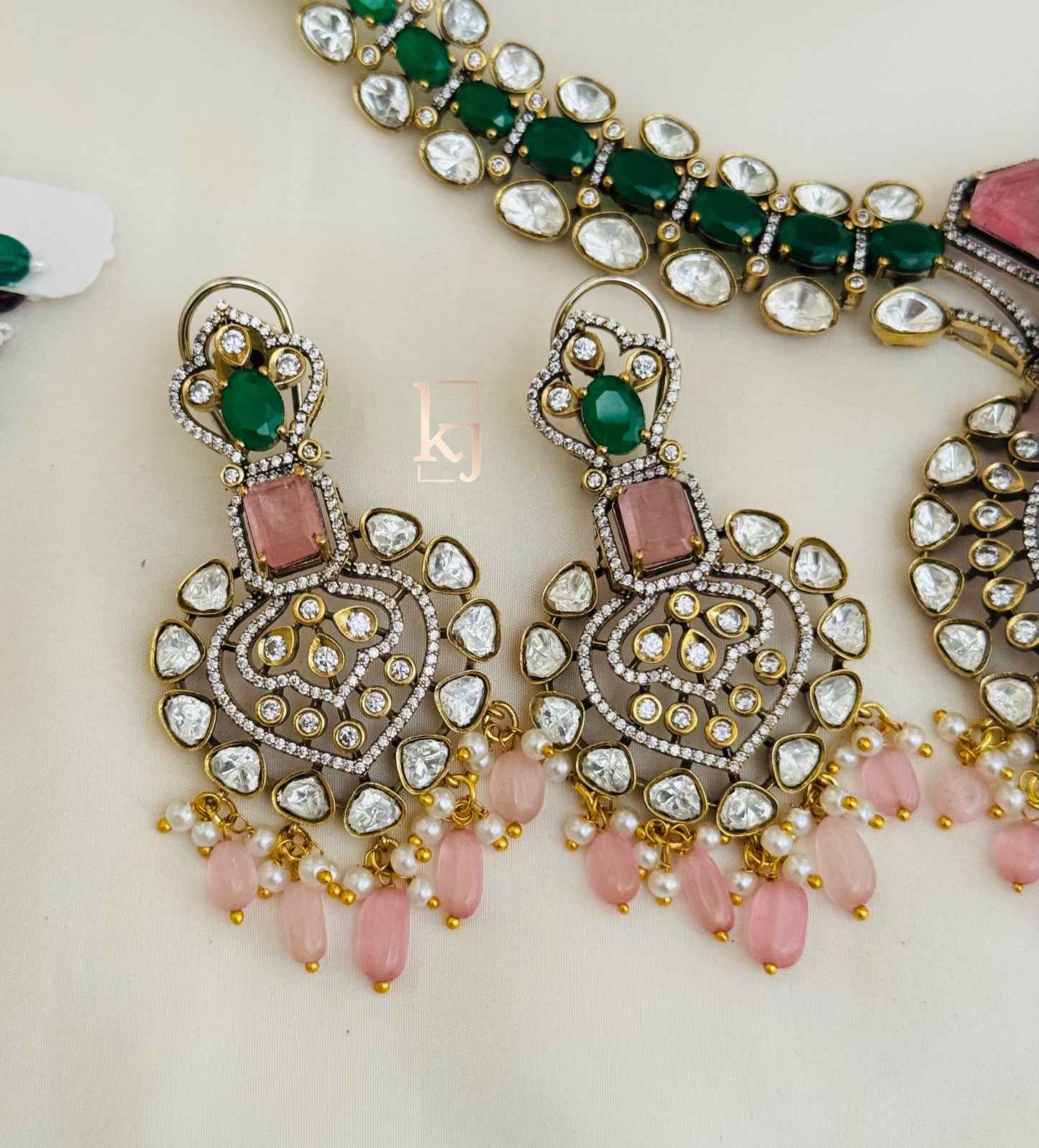 Dizana necklace set