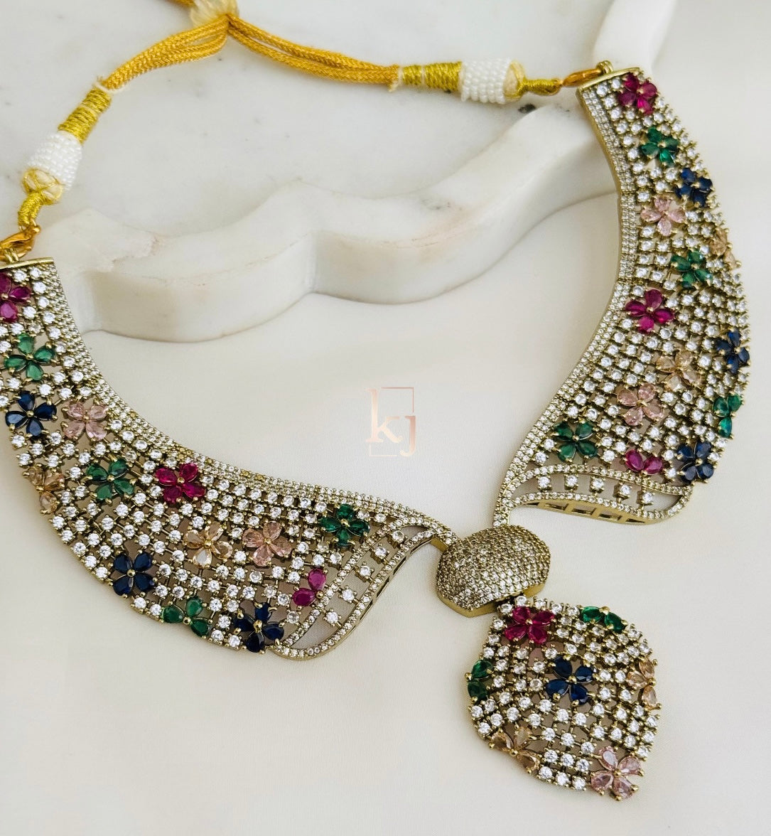 Yuzira necklace set