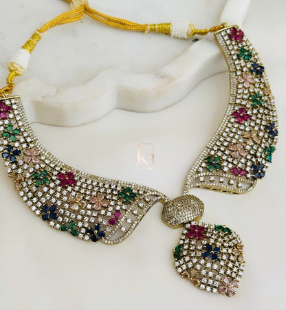 Yuzira necklace set