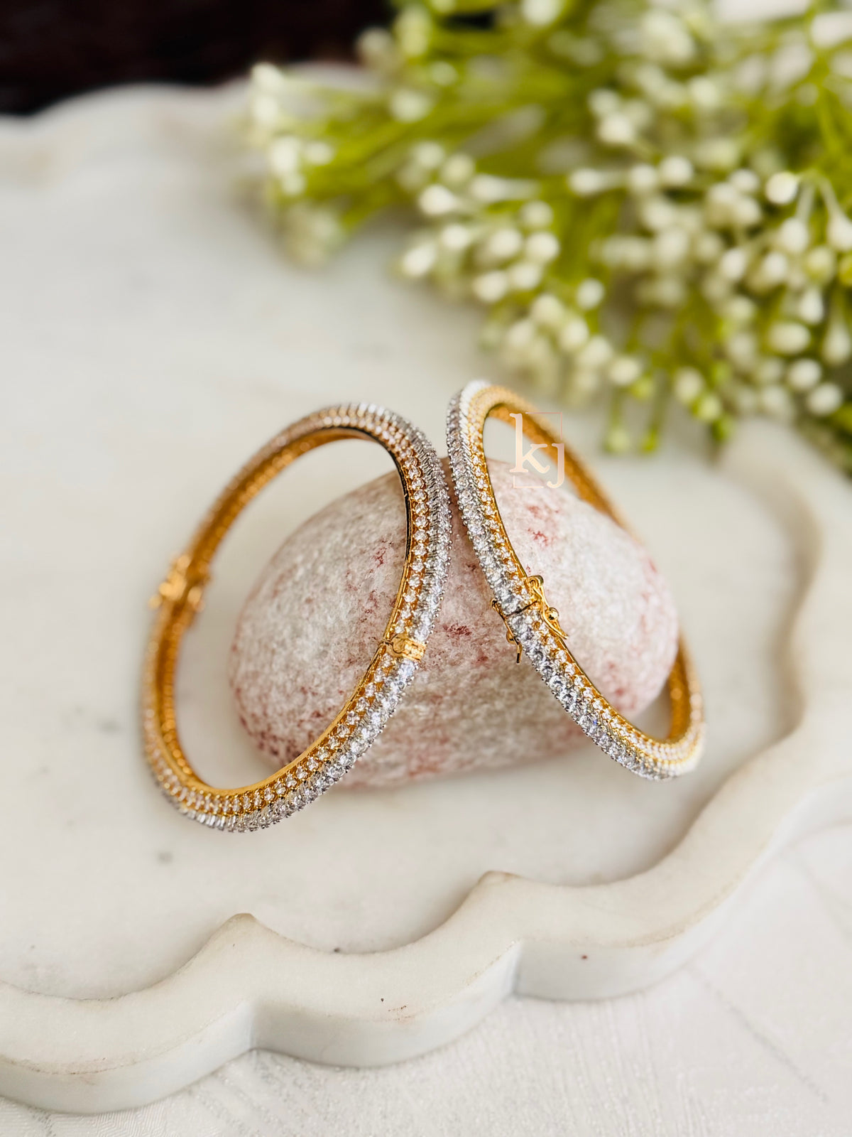 Shiuna bangles set