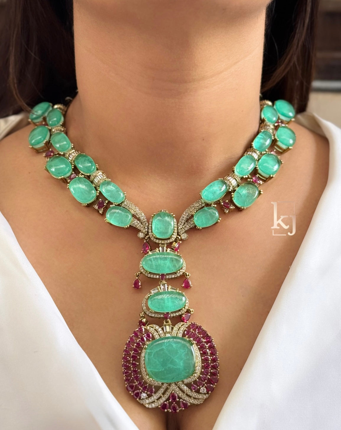Zinnia pendant set