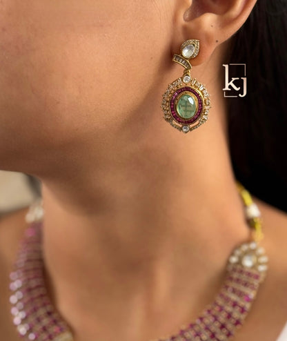 Shevin  necklace set