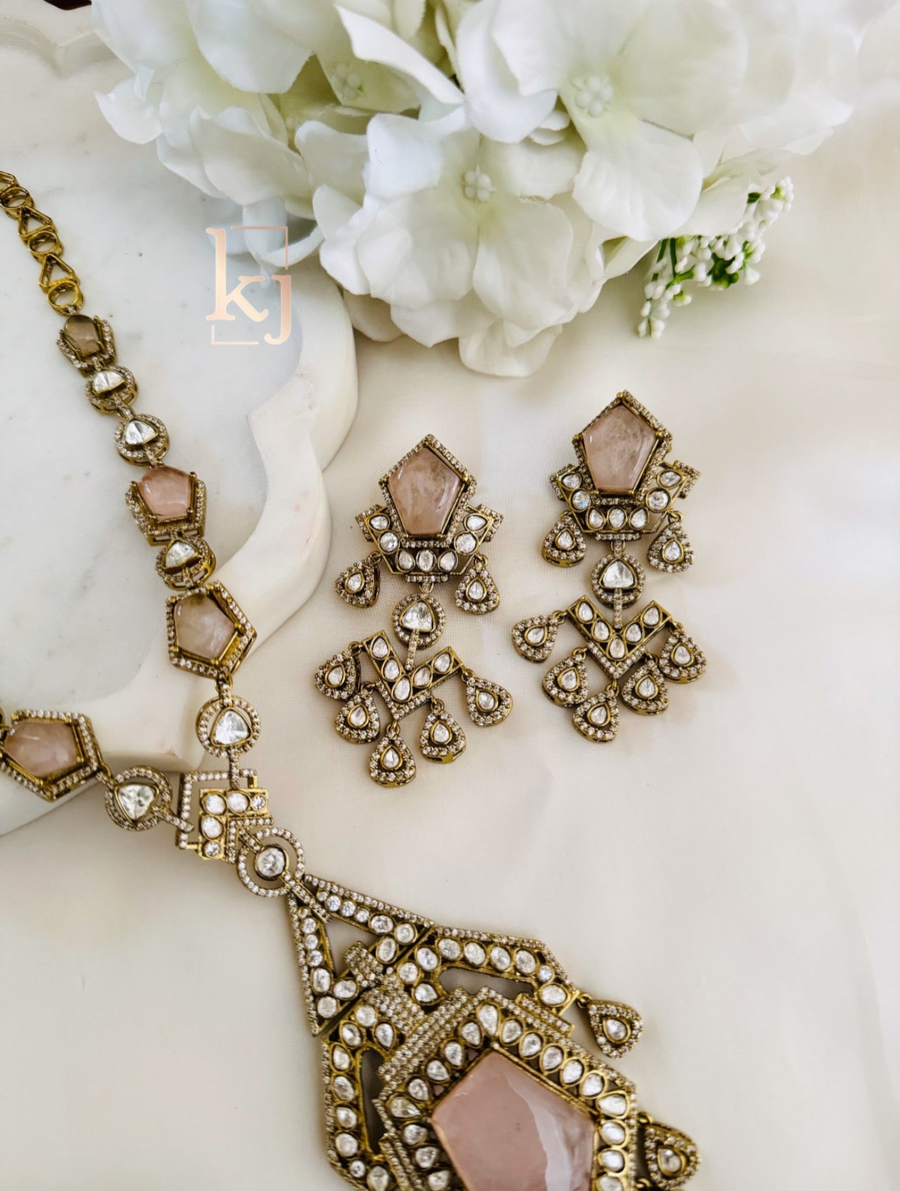 Leola pendant set