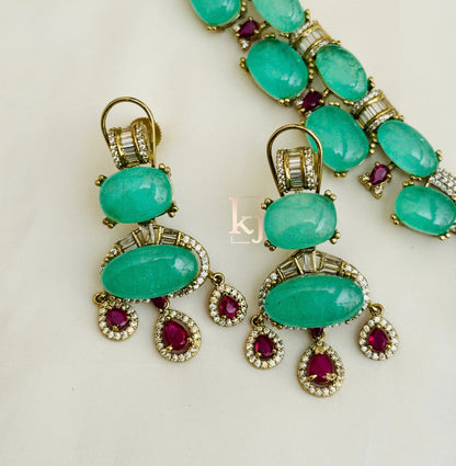 Zinnia pendant set