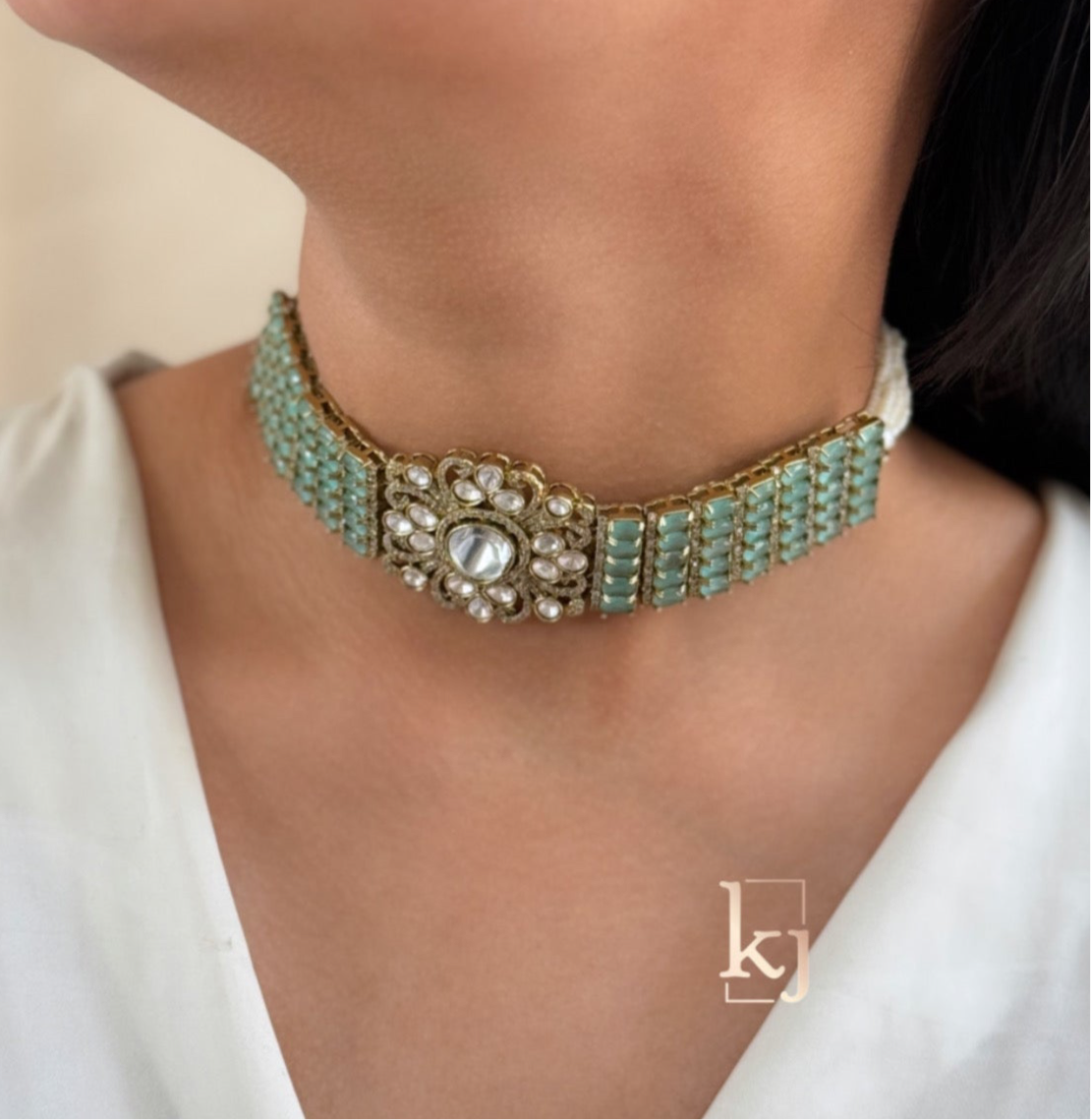 Vivia Choker set