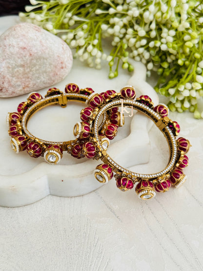 Kriday bangles set