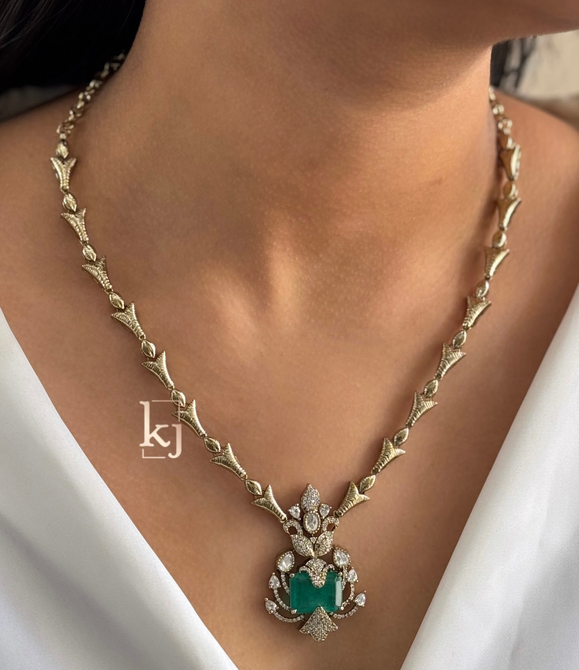 Royce pendant set