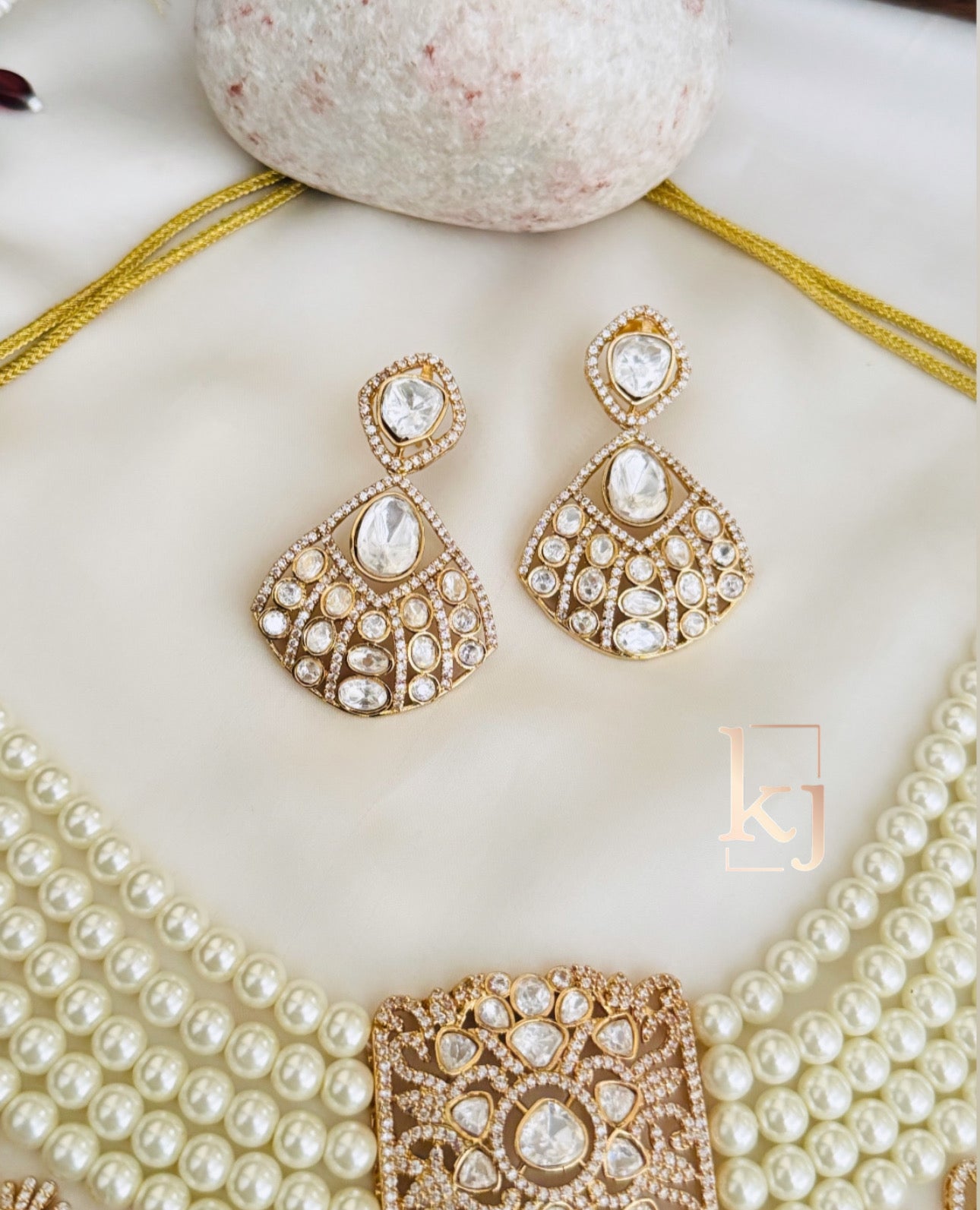 Arlo choker set