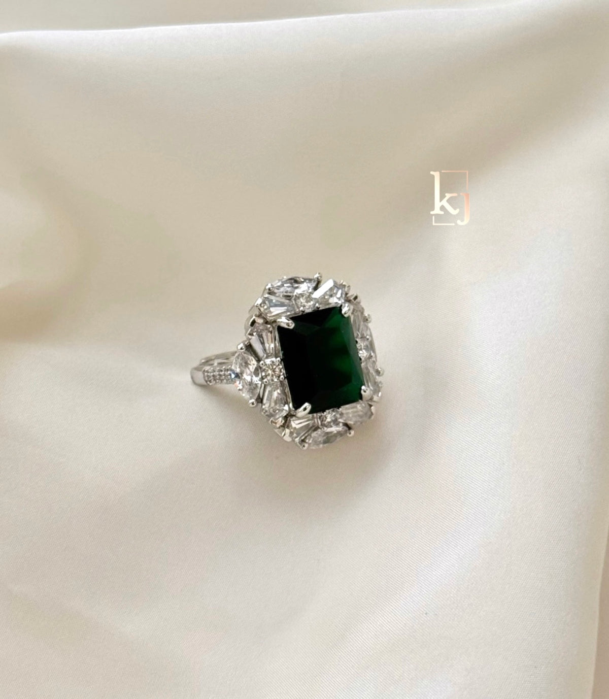 Nyx ring