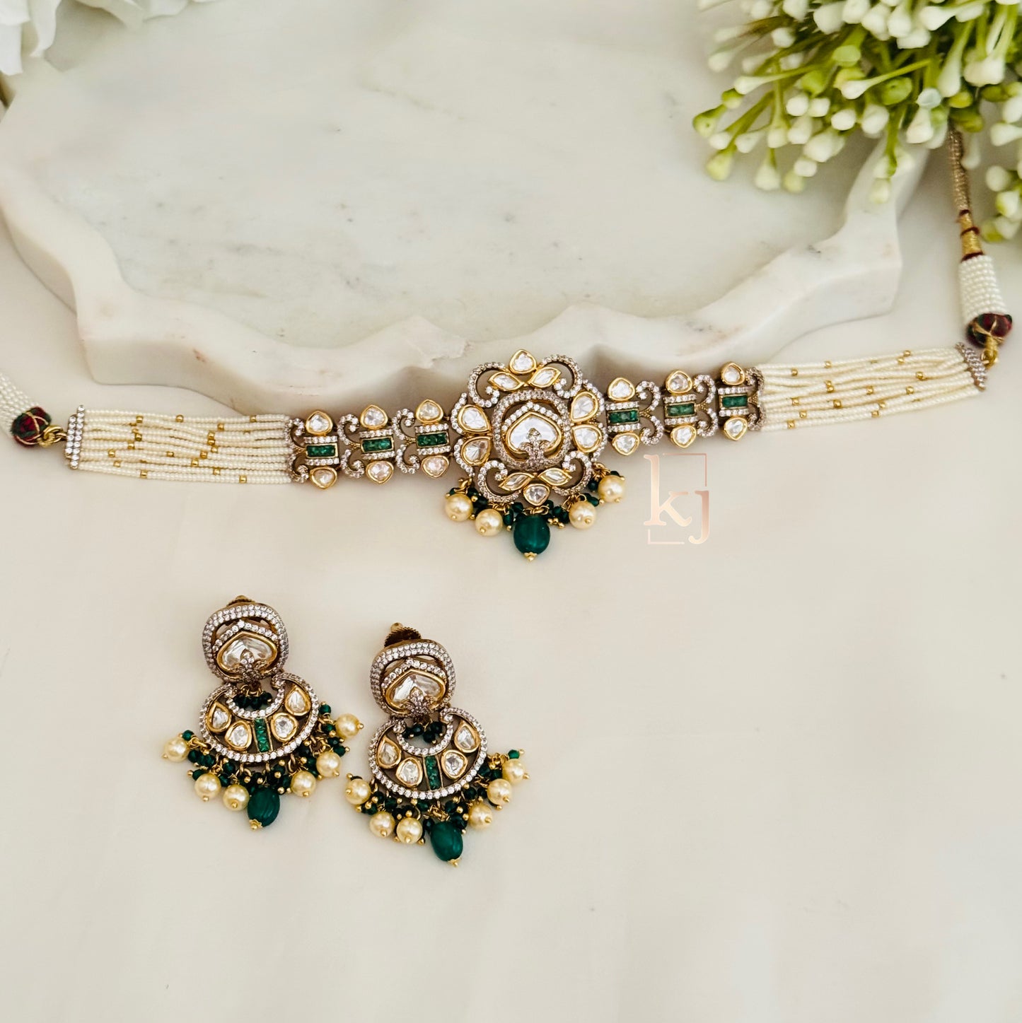 Kiaa choker set
