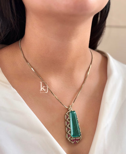 Awira elegant pendant set