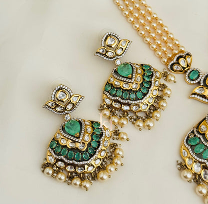 Nyara necklace set