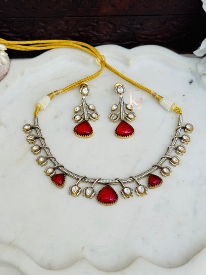 Lyria necklace set