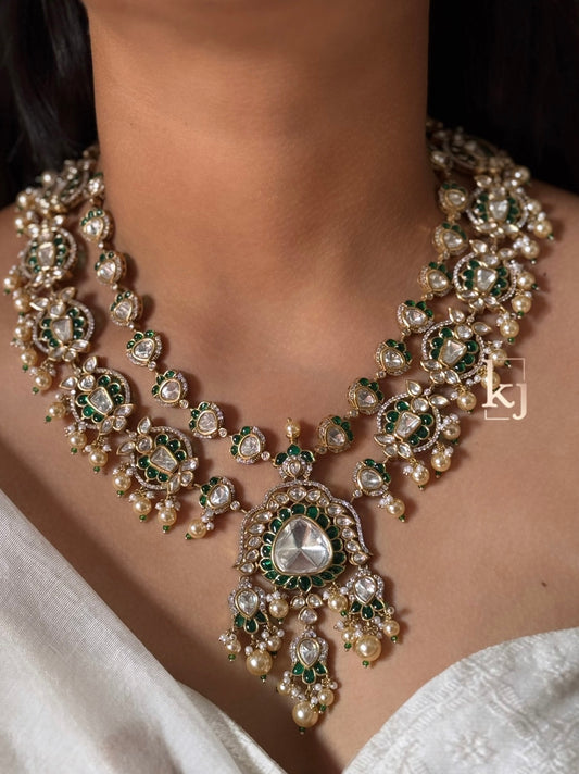 Xirina necklace set