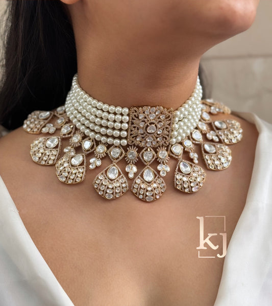 Arlo choker set