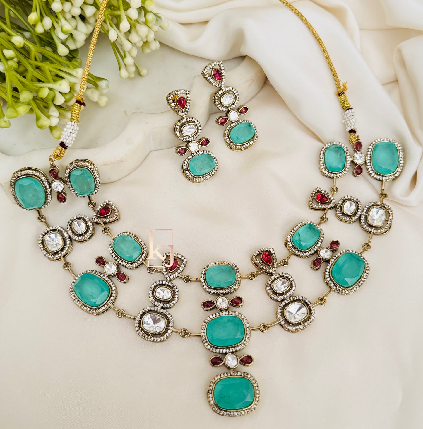Mira necklace set