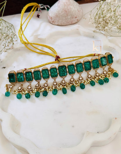 Elowyn choker set