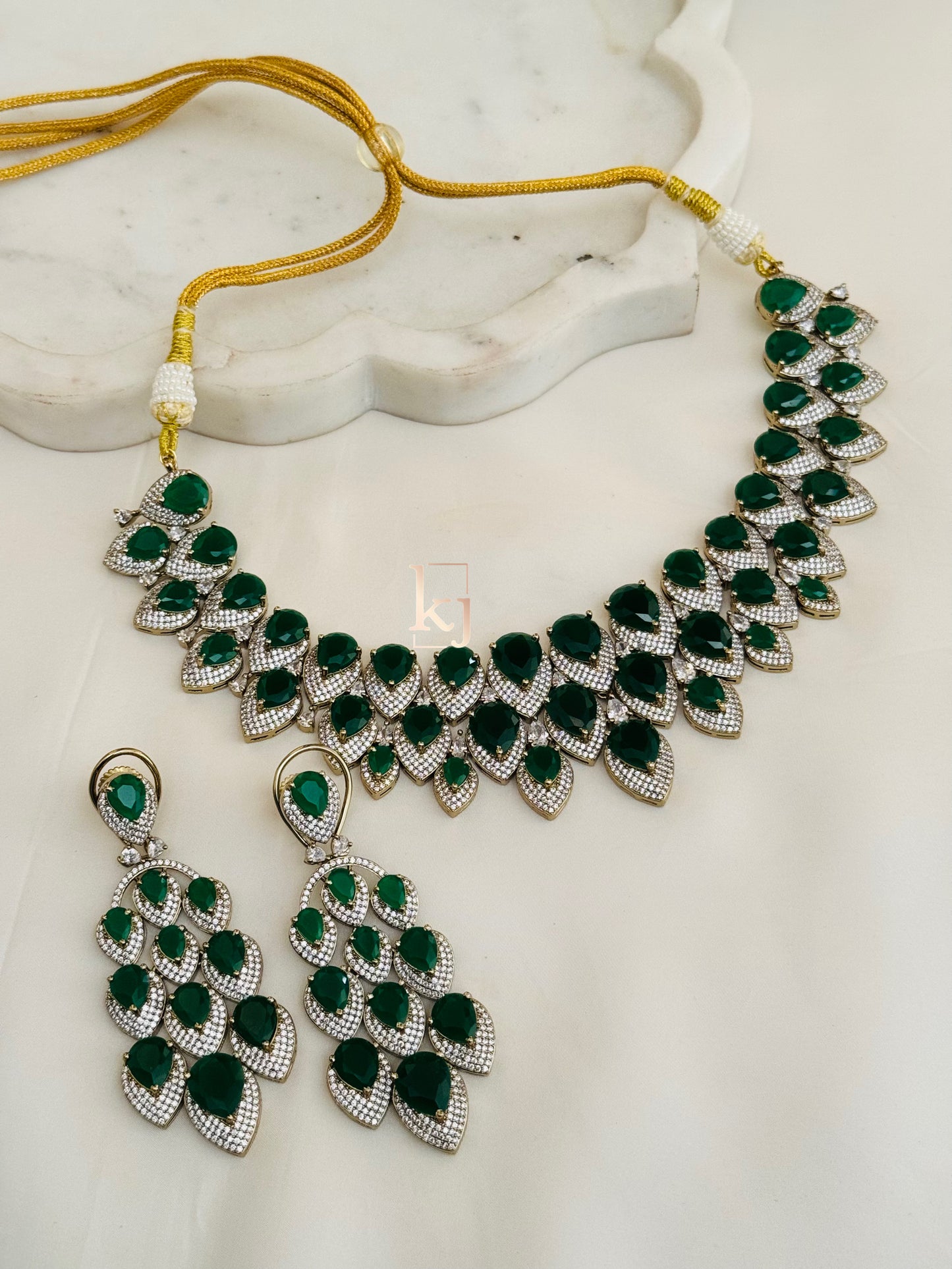 Brina necklace set