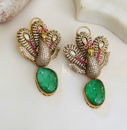 Krizaa pendant set