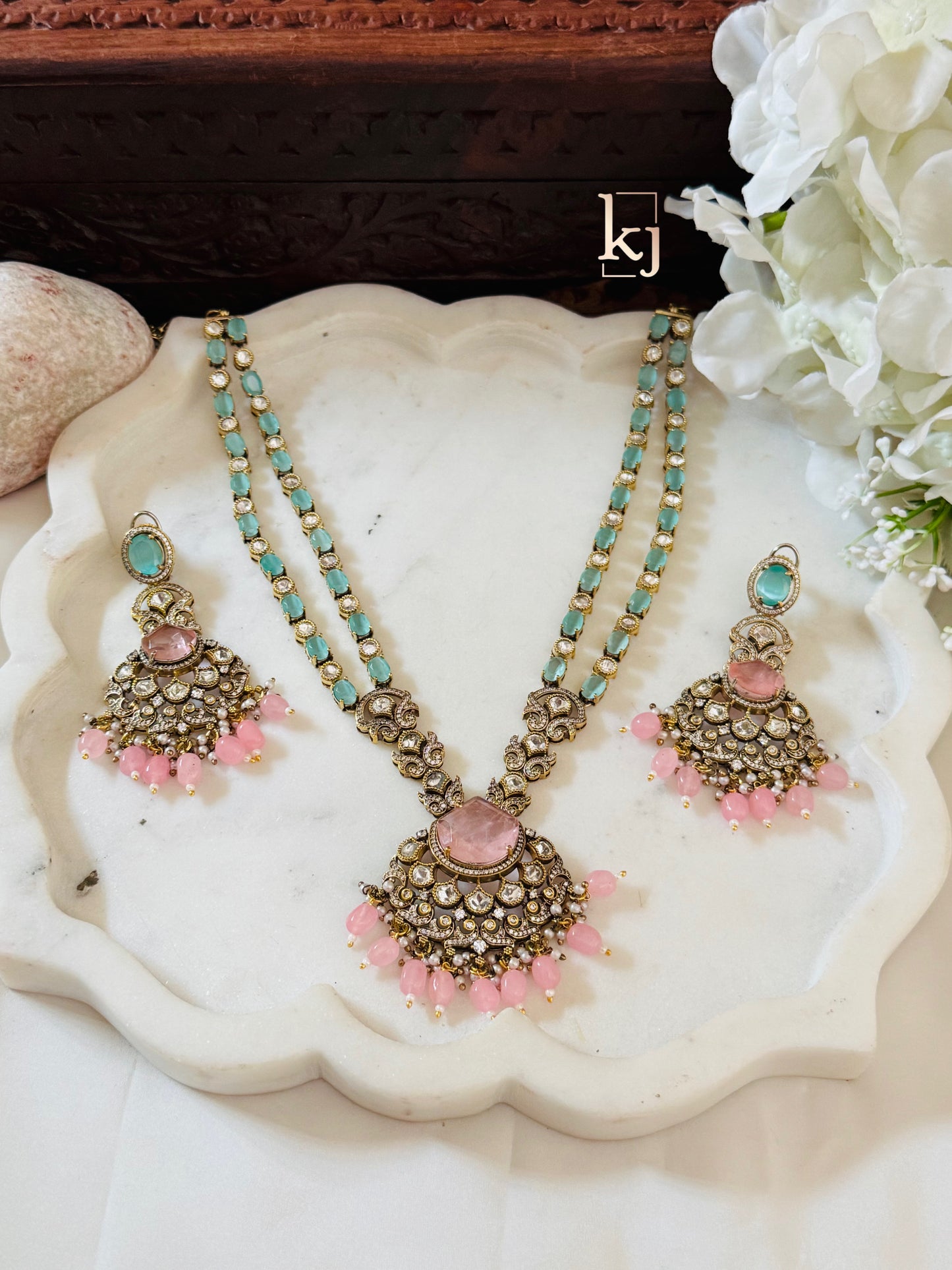 Cavan necklace set