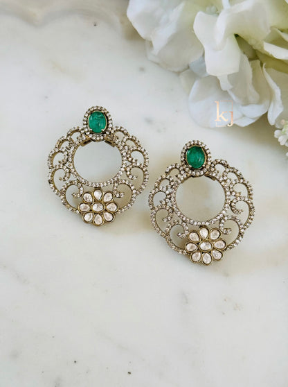 Laghuvi Earrings set