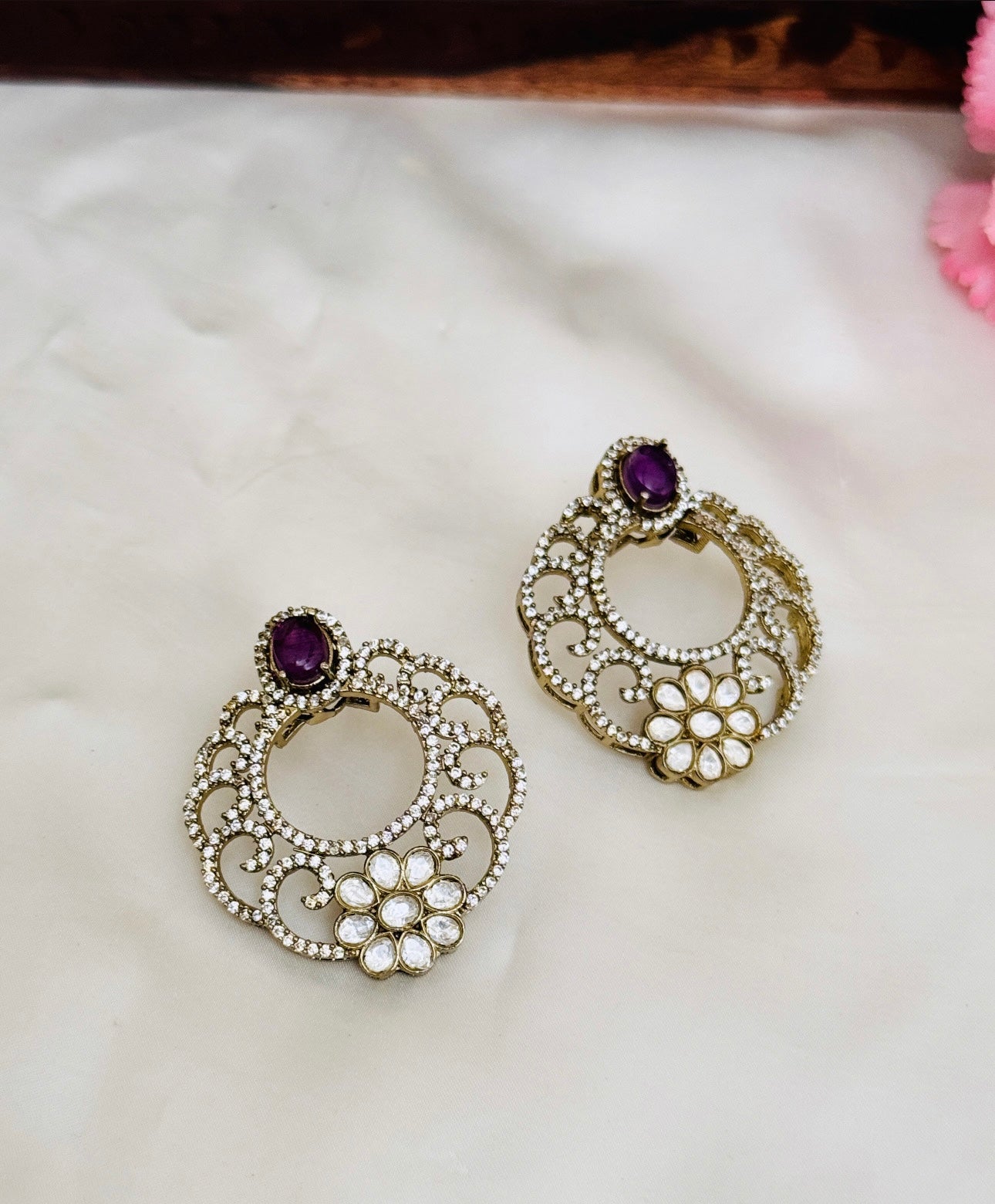 Laghuvi Earrings set