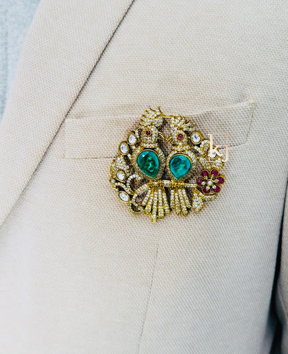 Avis brooch