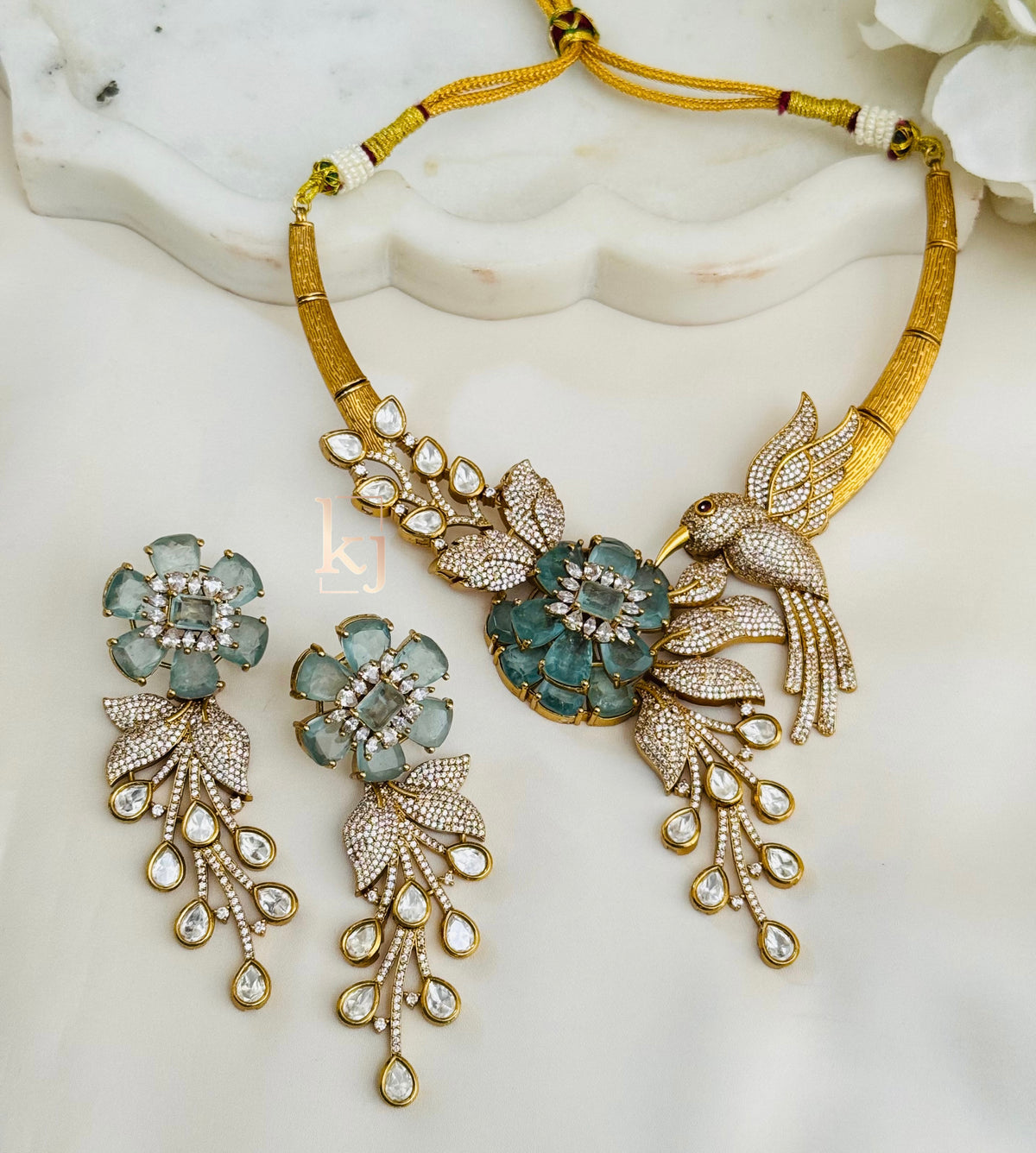 Shriyv necklace set