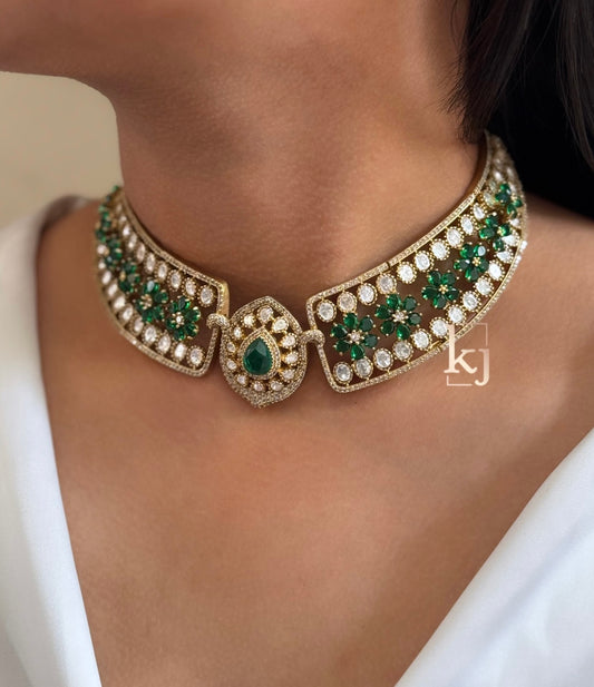 Neve choker set