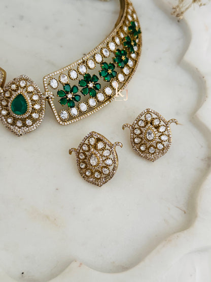 Neve choker set