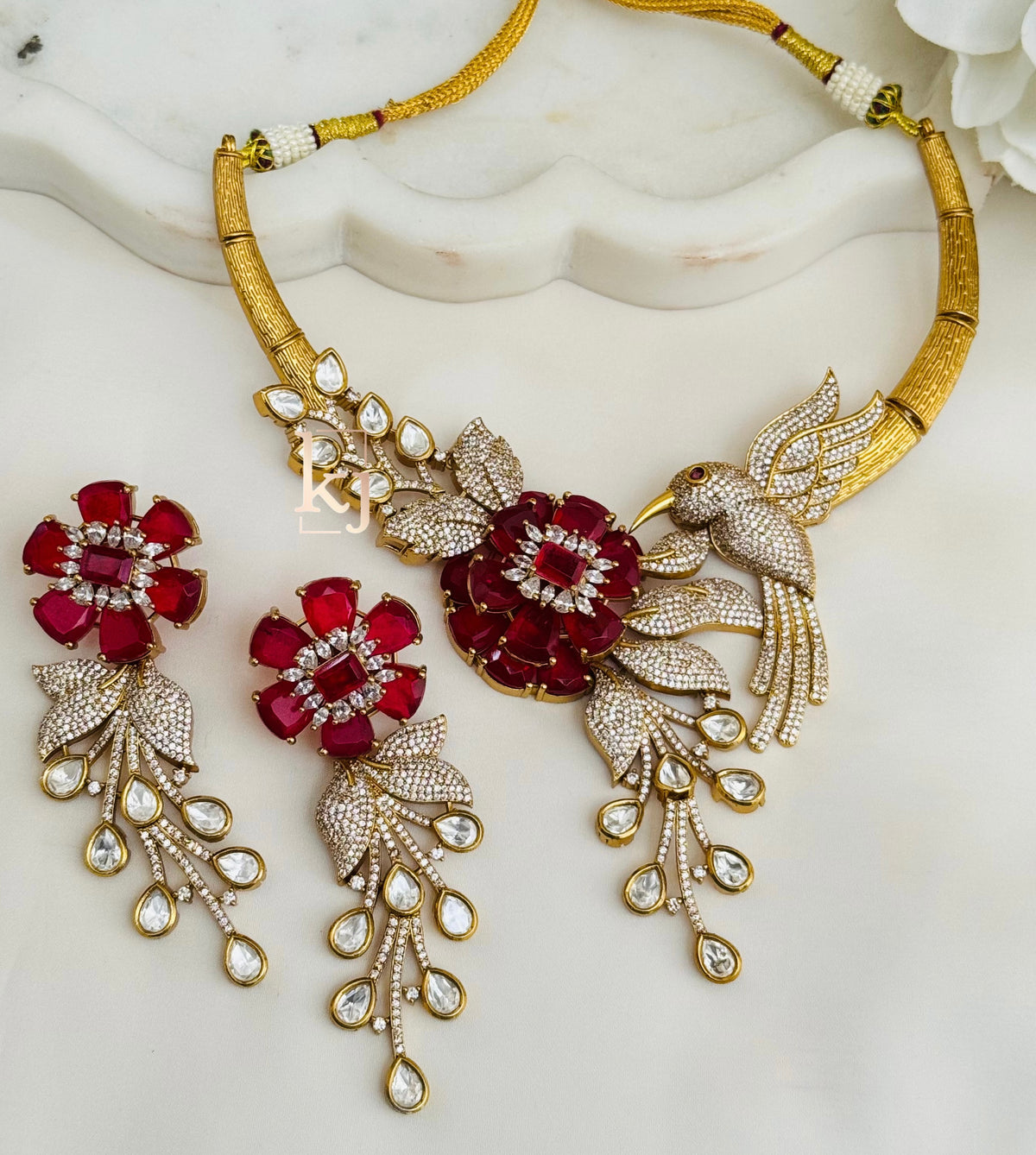 Shriyv necklace set