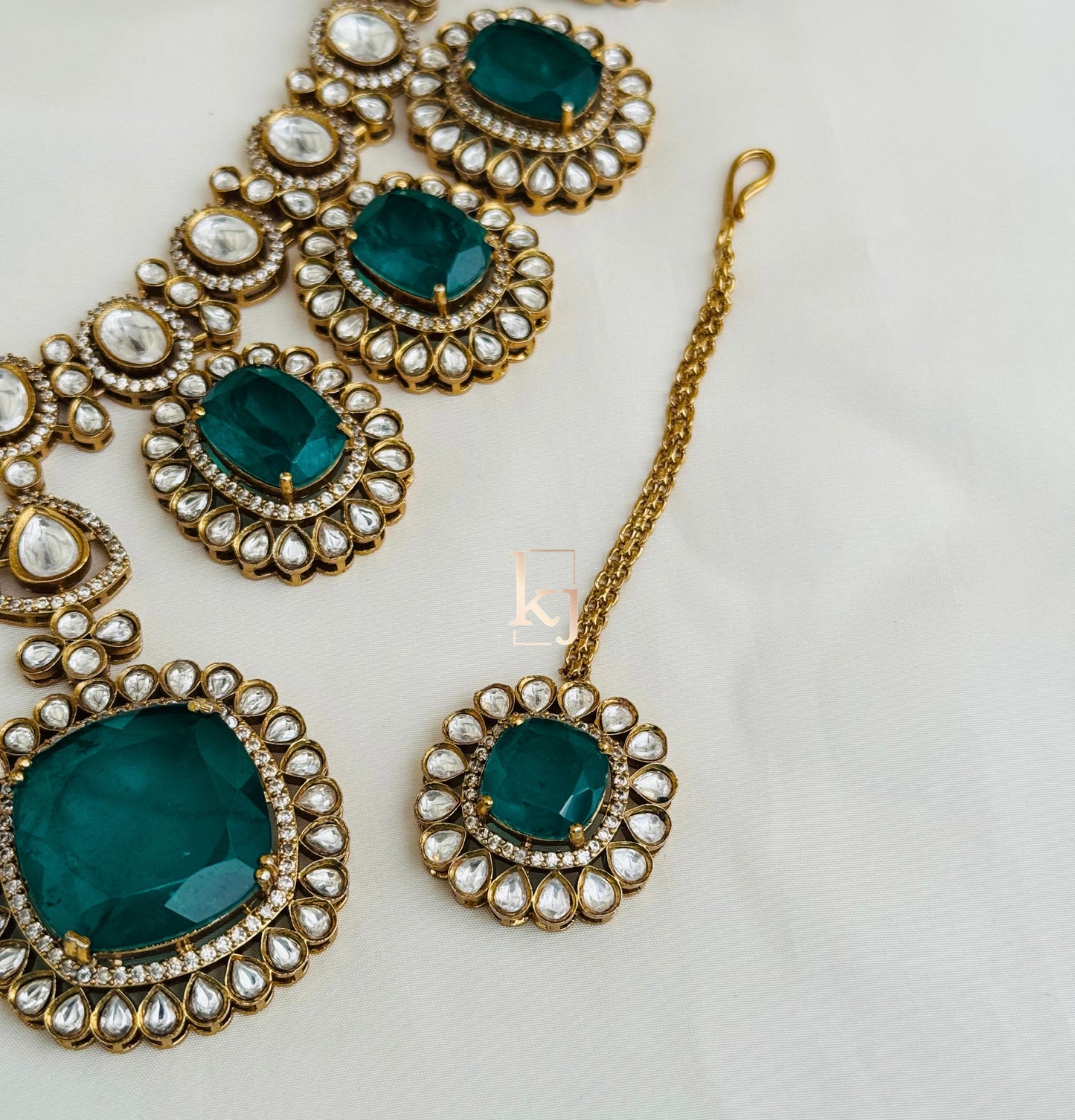Eryn necklace set