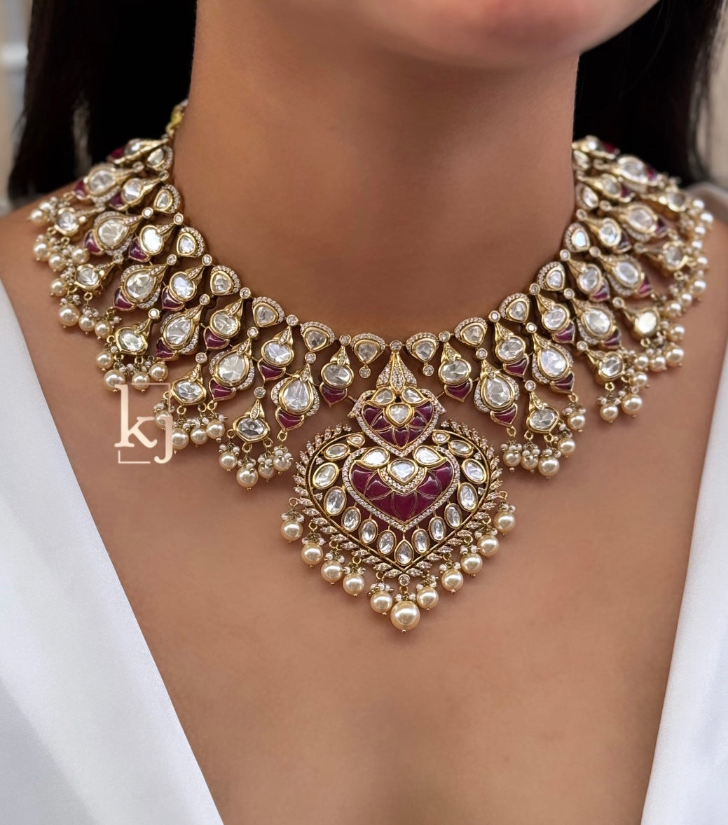 Reign necklace set