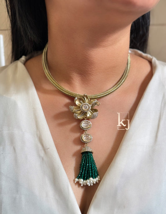 Aviva pendant set