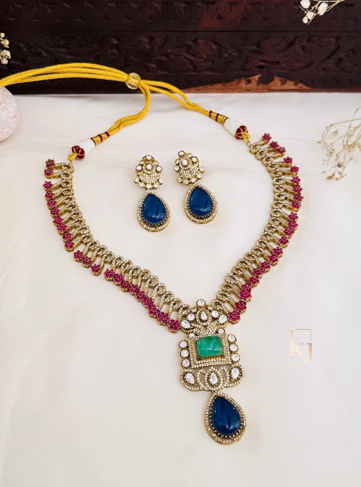 Shiyaa necklace set