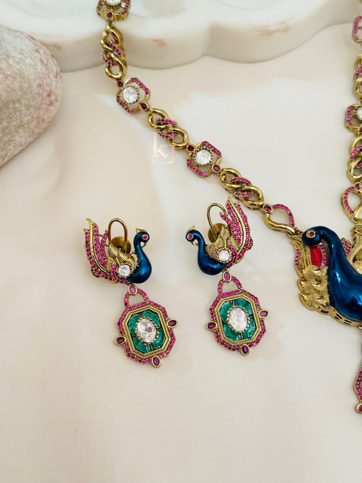 Pea pendant set