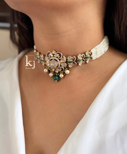 Kiaa choker set