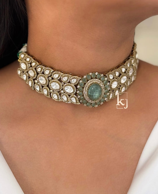 Azalea choker set