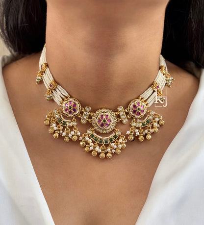 Baani necklace set