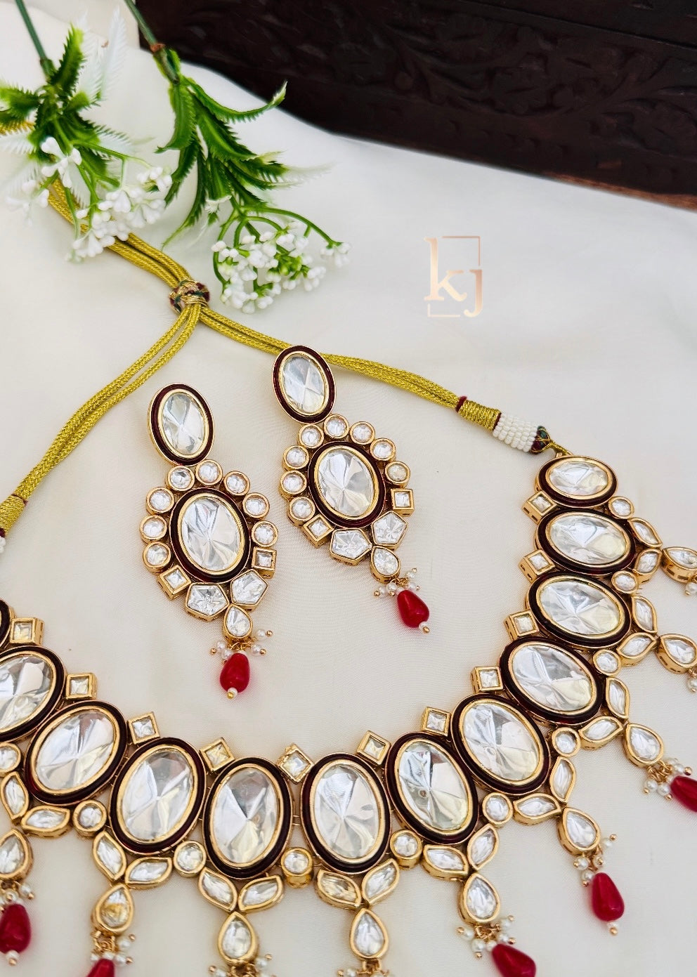 Aeraa Choker set