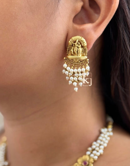 Vrisha necklace set