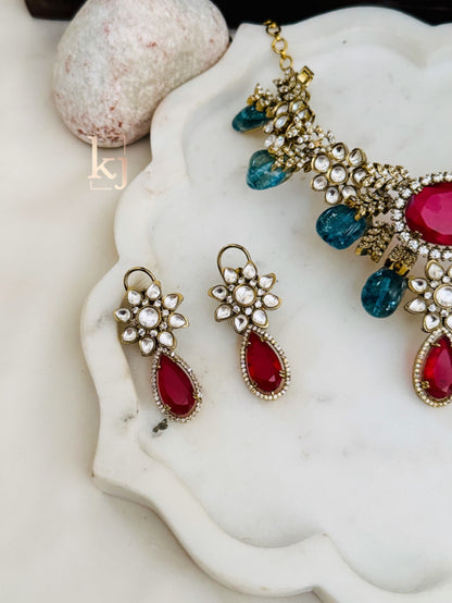 Kyra necklace set