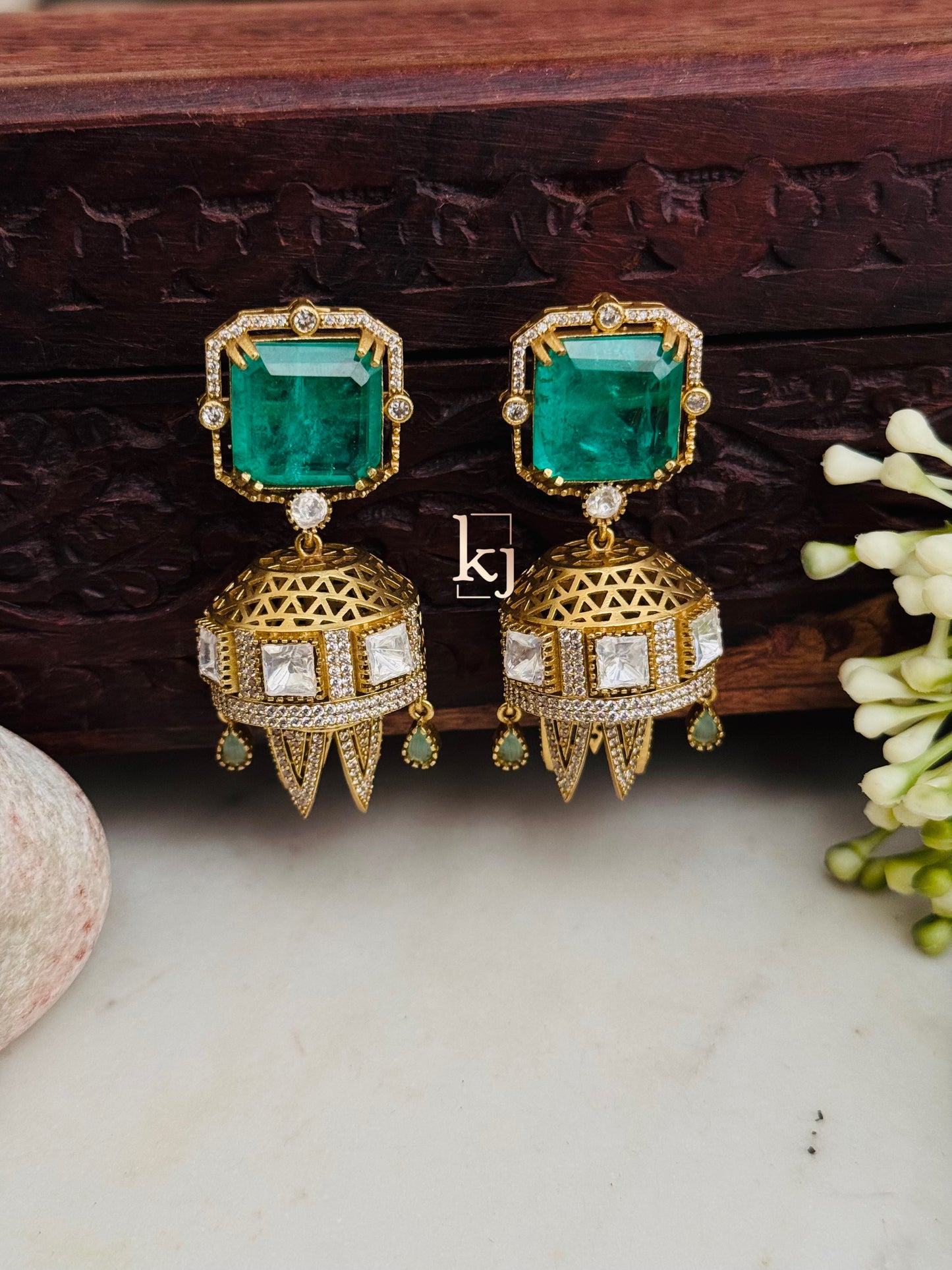 Decosta earrings set