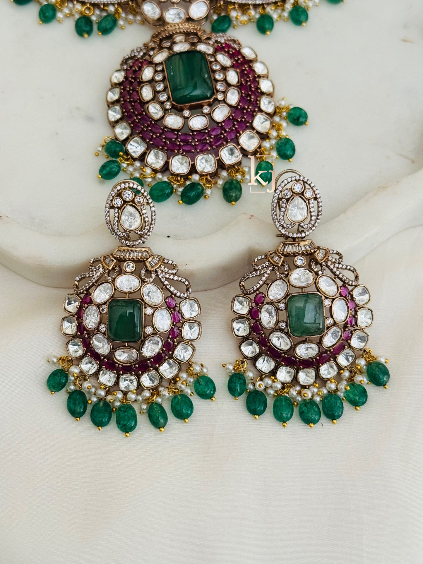 Boraze necklace set