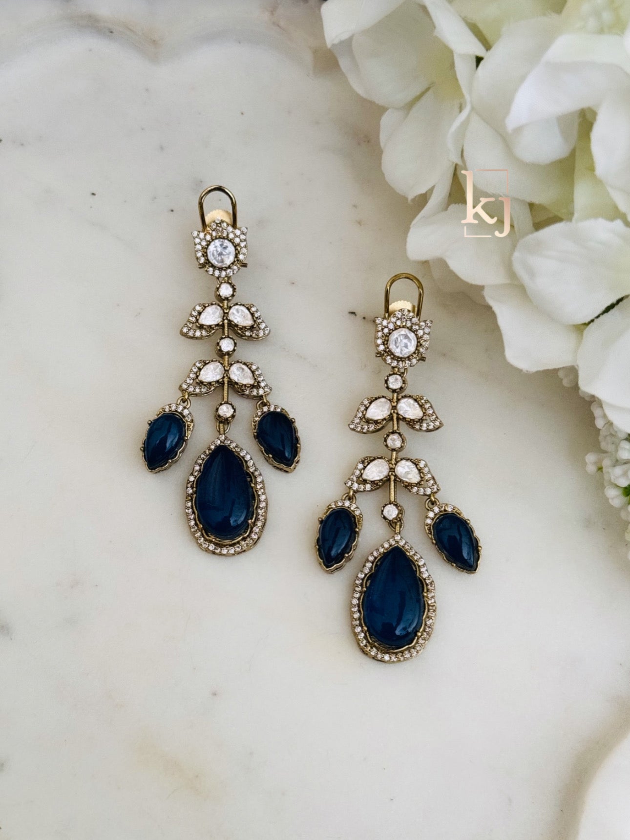 Calix Earrings set