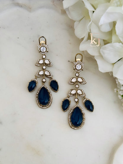 Calix Earrings set