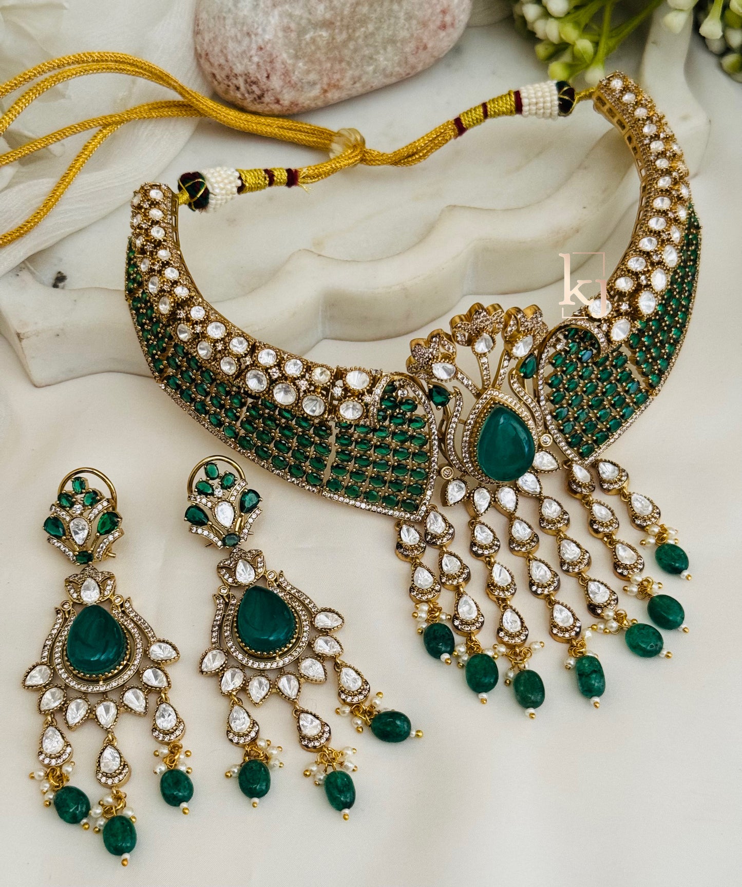Sai Choker set
