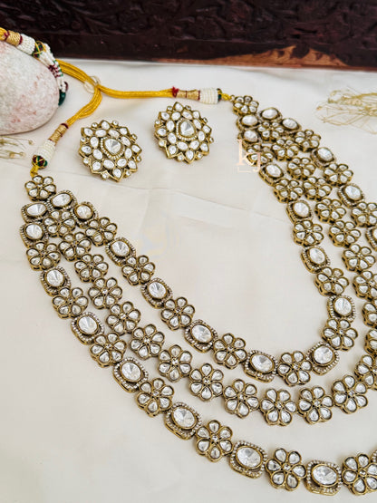 Trivaki necklace set