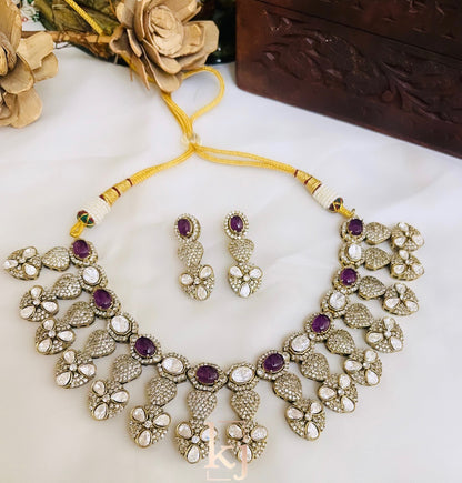 Saina Necklace Set