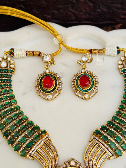 Shevin necklace set